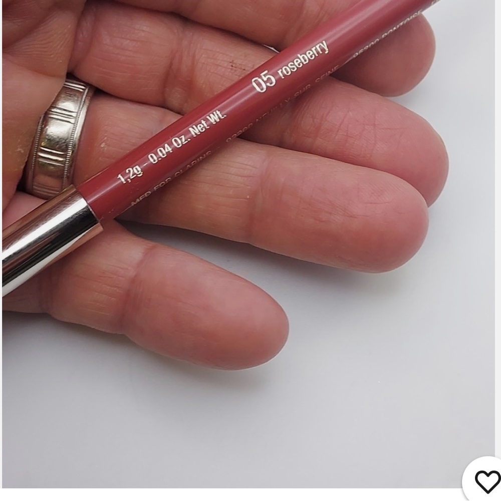 Clarins. #05 Roseberry Lip Pencil